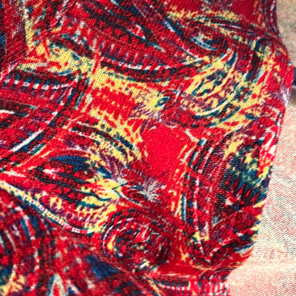LulaRoe Sarah size Small cardigan Fits 6 to 10 / looks great with jeans